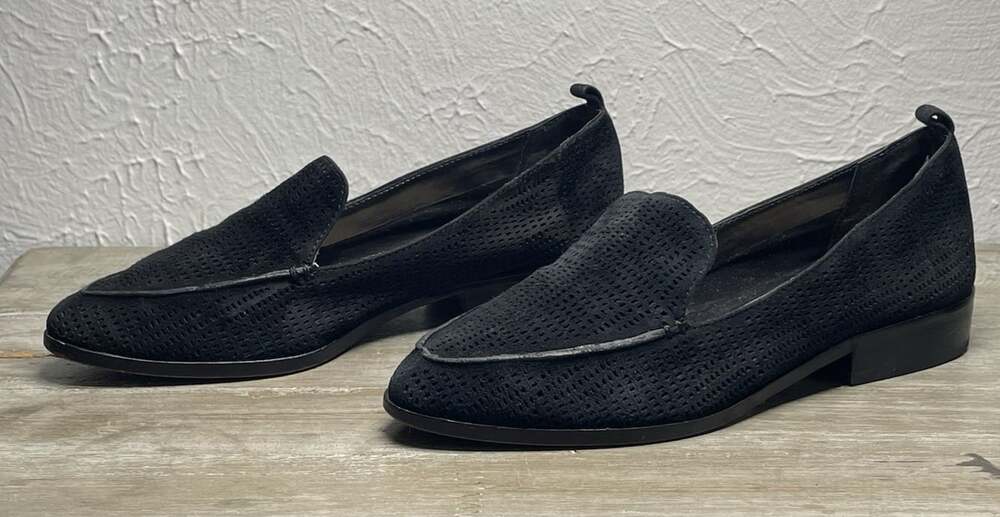 Vince Camuto Kandia Women 6 Suede Perforated Loafer Flat Slip-On Pointed Toe Blk